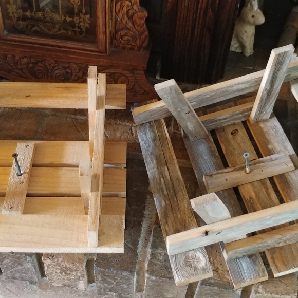 Squirrel corn picnic table novelty feeder gift - Picture 14 of 15